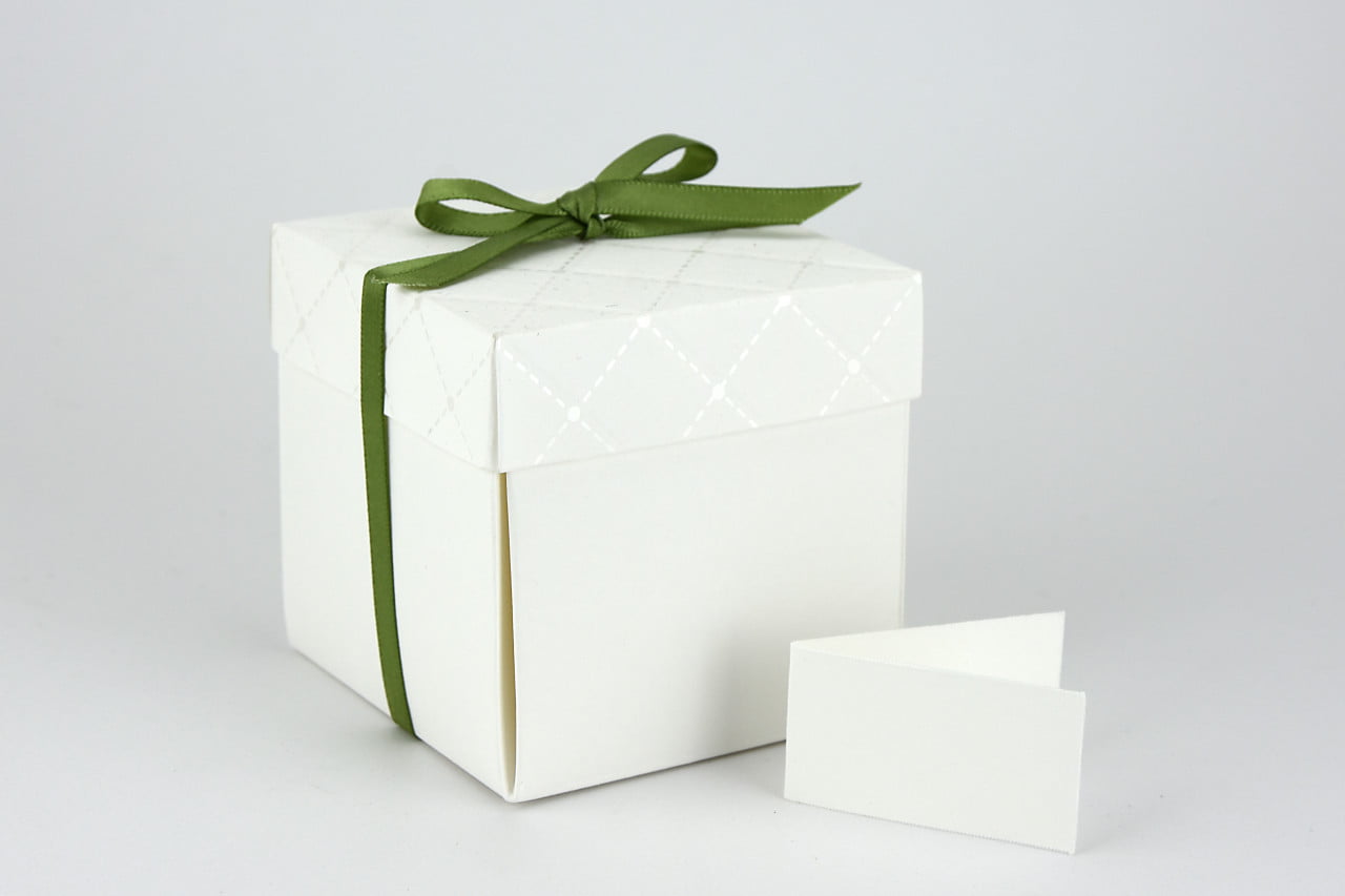 Partecipazione nozze moderna cubo bianco