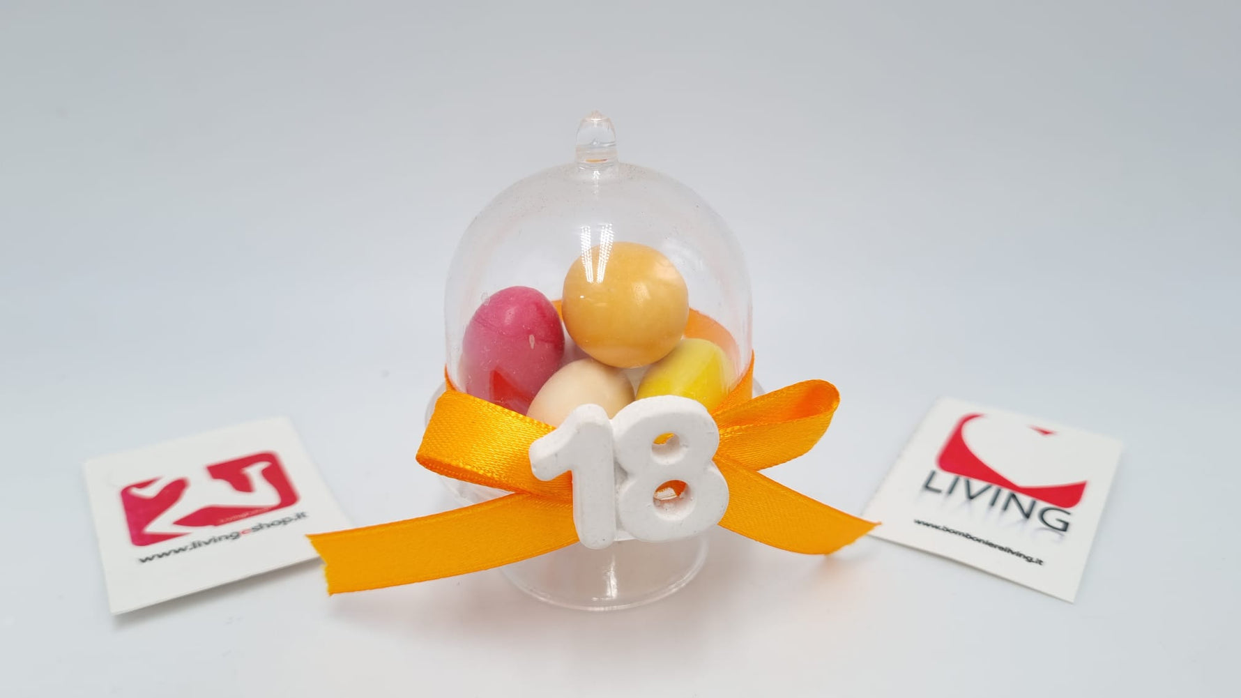 Alzatina in plexiglass con gessetto 18 anni