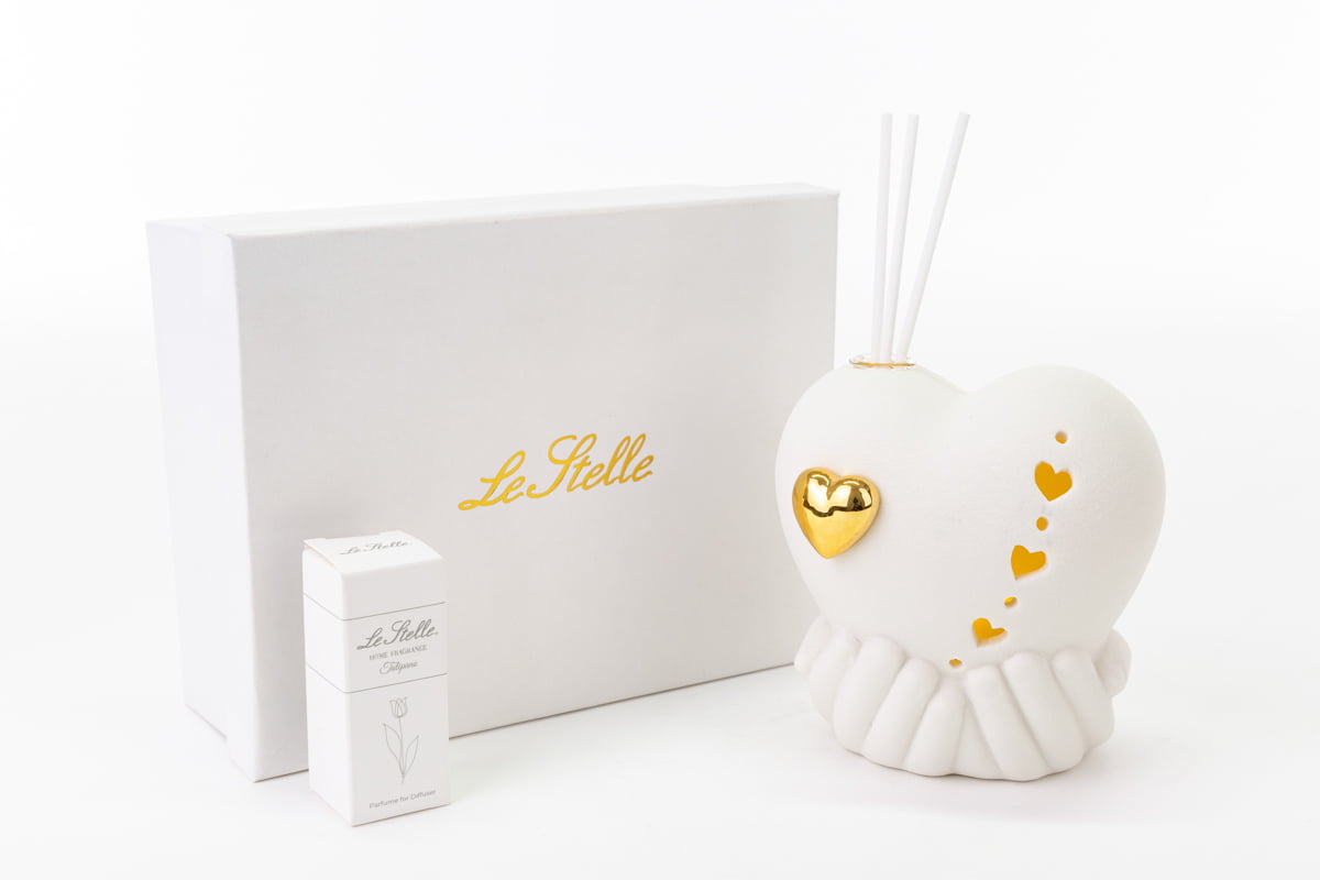 Profumatore Cuore Con Mani In Porcellana Con Luce A Led