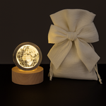 bomboniera palla in vetro con mappamondo inciso 3d e base in legno con luce led
