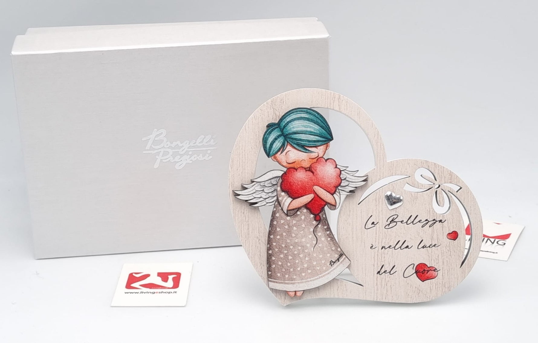 Angelo con cuore in legno " la bellezza è nella luce del cuore "
