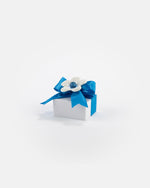 Scatolina plex bianco con fiore porcellana