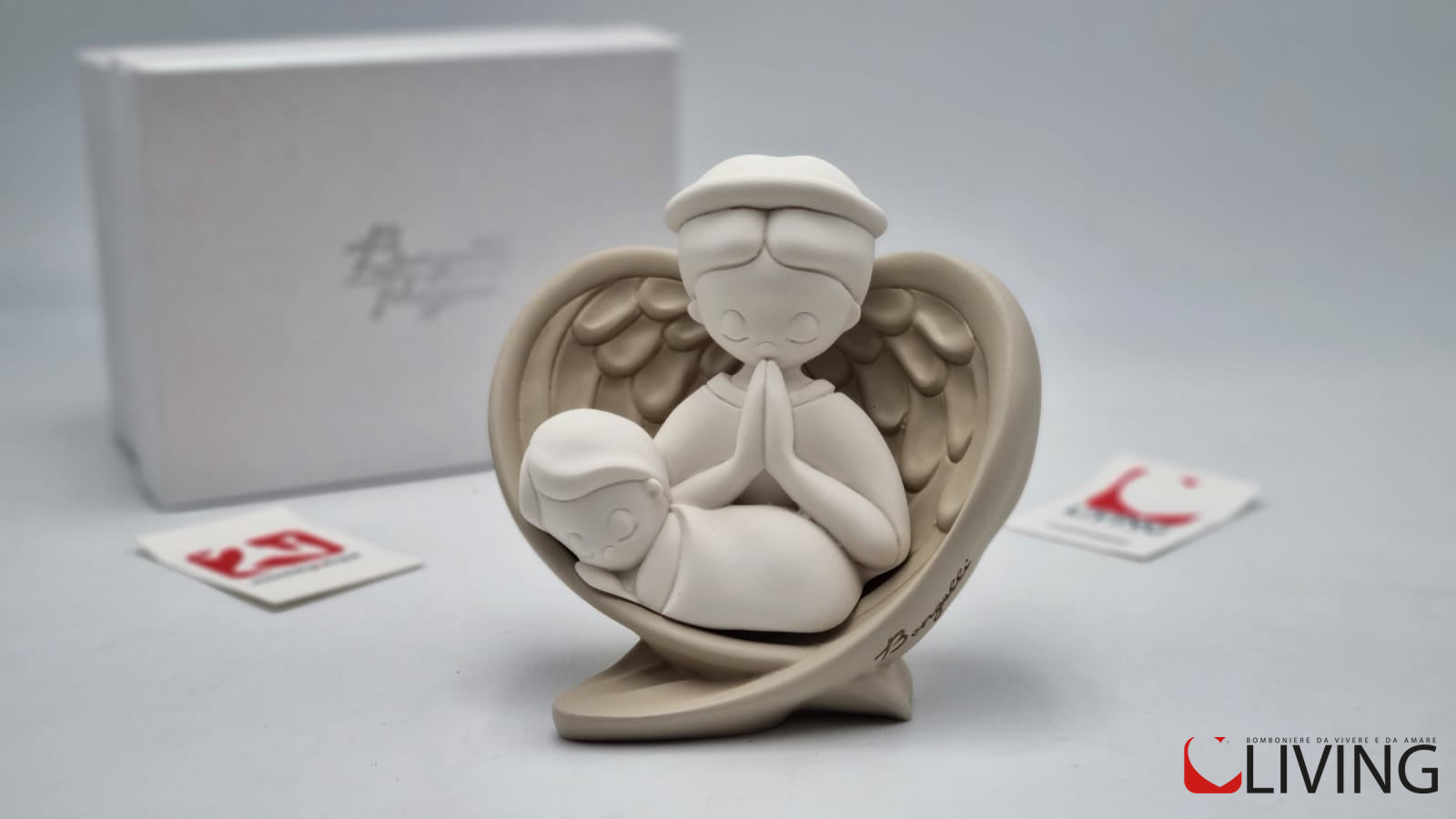 bomboniera angelo con bimbo ali beige