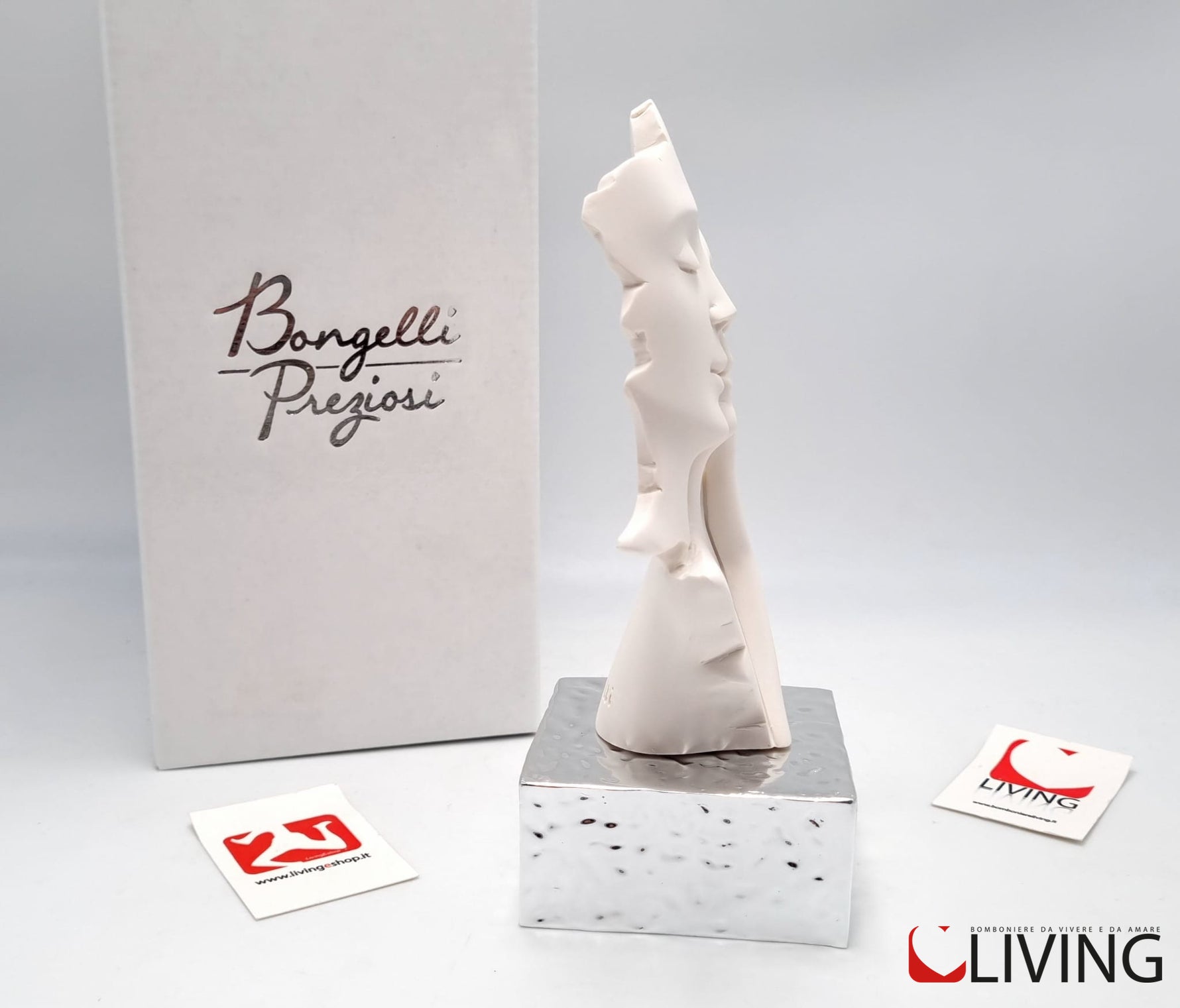 bomboniera coppia innamorati base argento