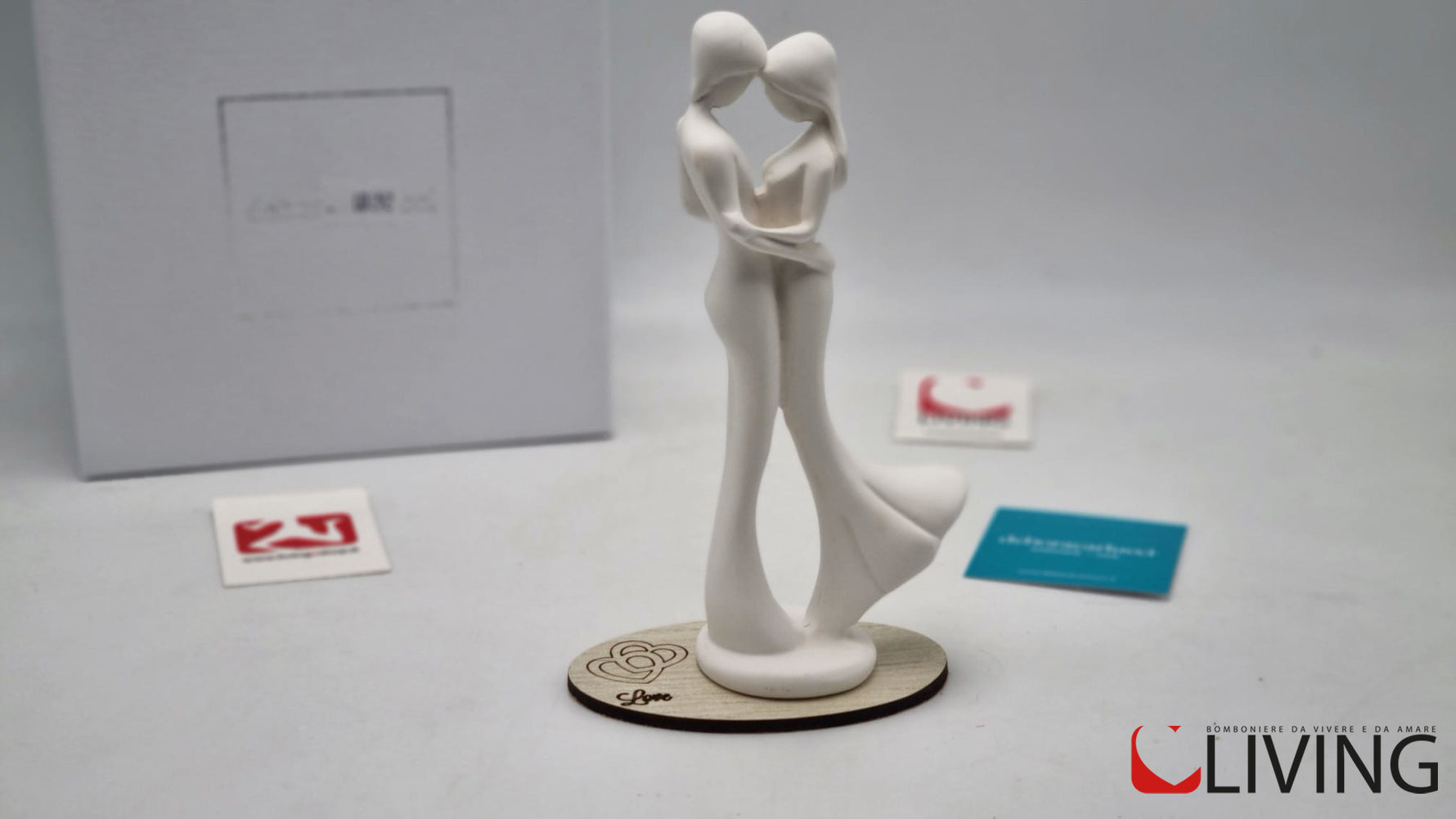 bomboniera coppia innamorati con base personalizzabile