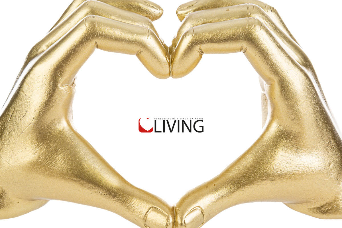 bomboniera-cuore-con-mani-in-resina-oro-56455-2