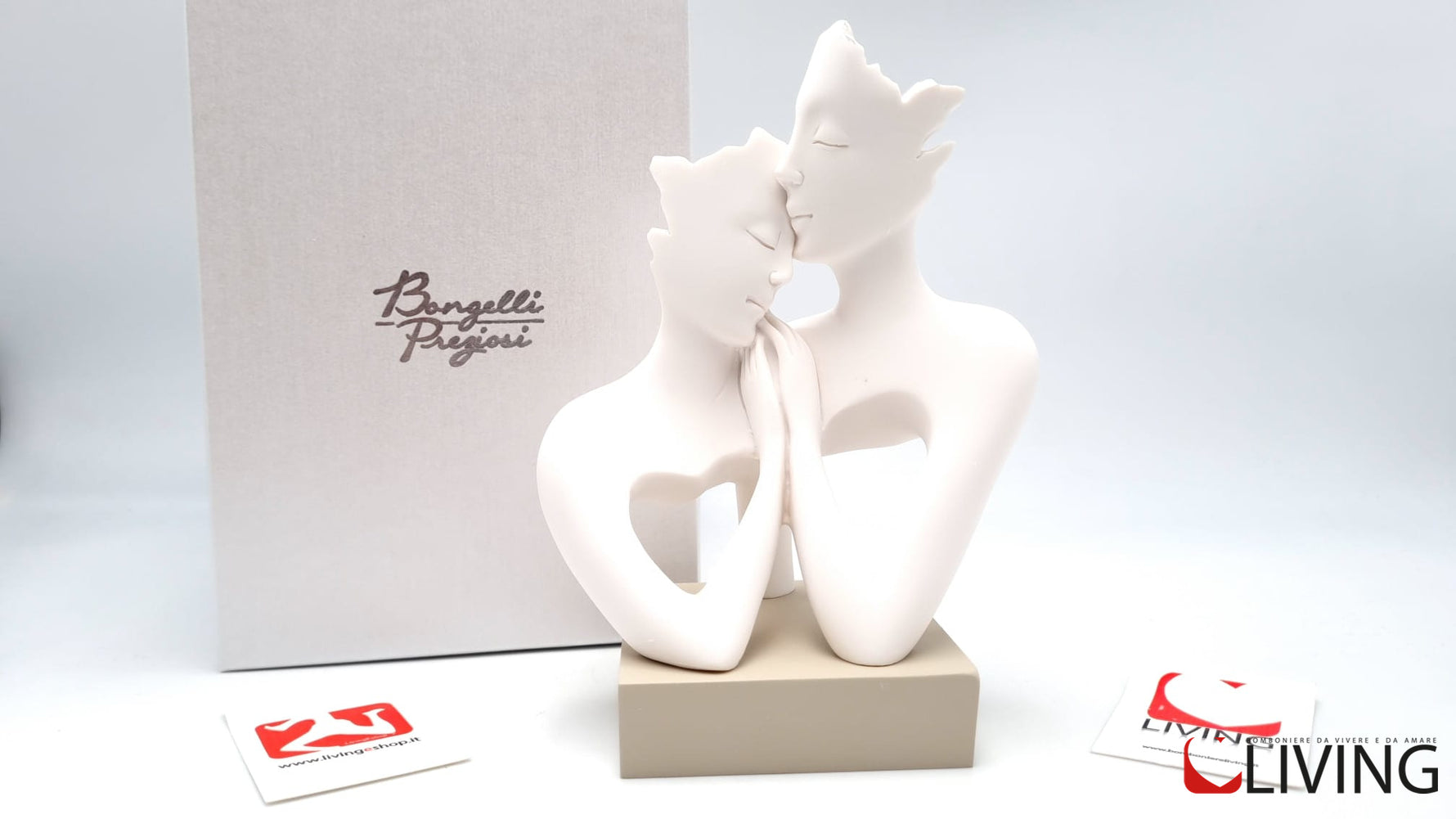 bomboniera statua coppia innamorati base nocciola
