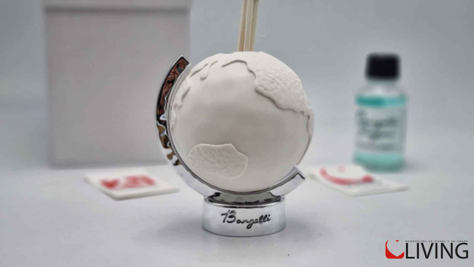bomboniera profumatore mappamondo con base argento