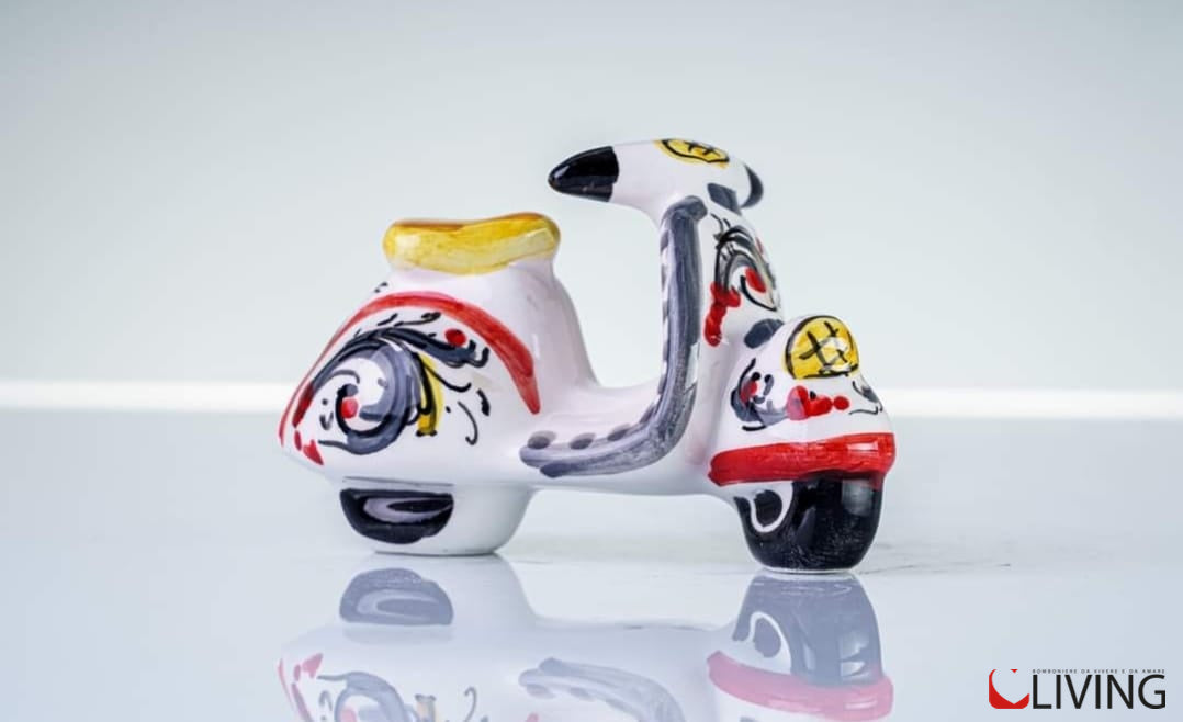 bomboniera vespino in ceramica di caltagirone ghirigori d’autore