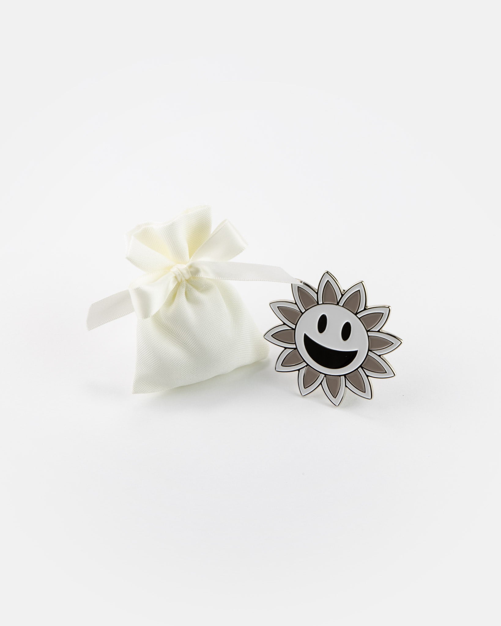 Clip Con Magnete Sole In Metallo Smaltato