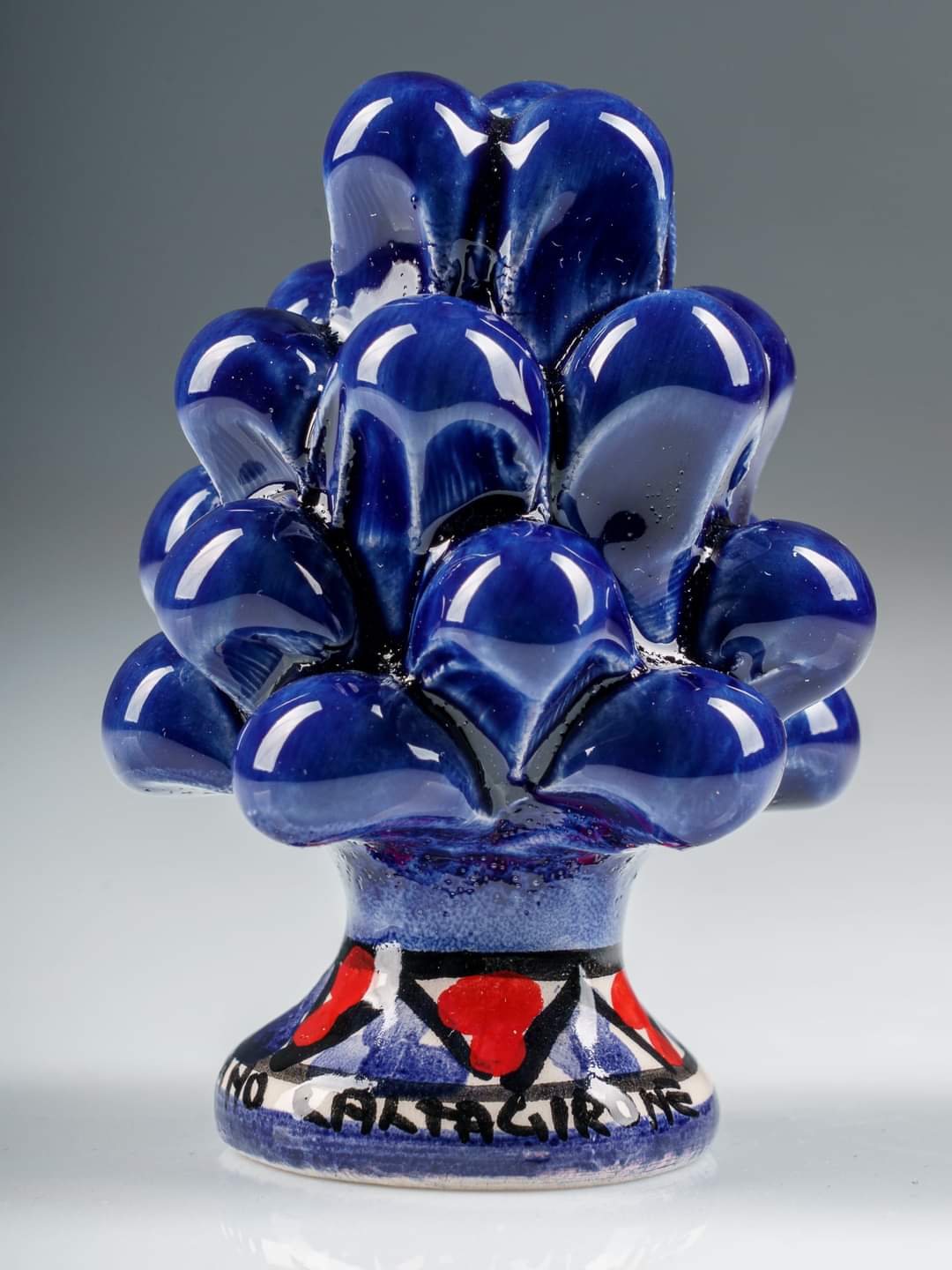Bomboniera tipica Siciliana Pigna ceramica di Caltagirone blu