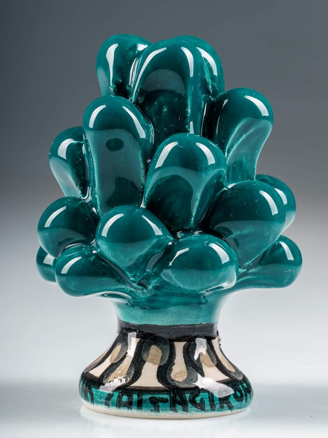 Bomboniera tipica Siciliana Pigna in ceramica di Caltagirone