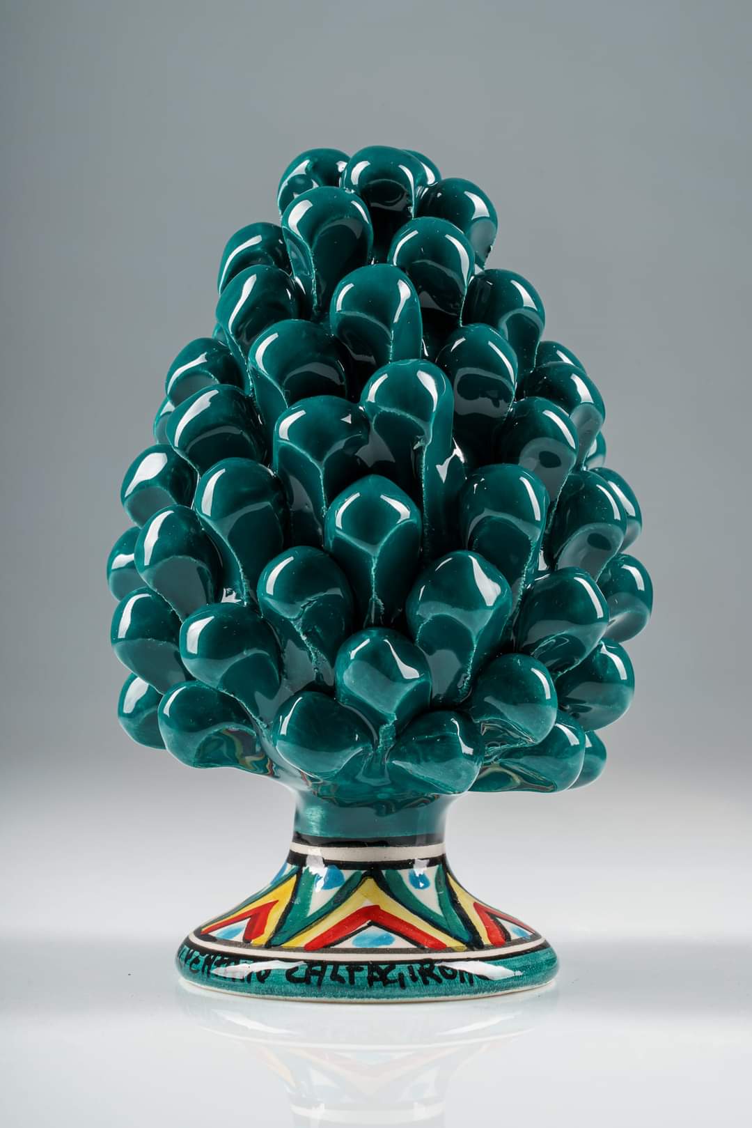 Bomboniera tipica siciliana Pigna in ceramica di Caltagirone