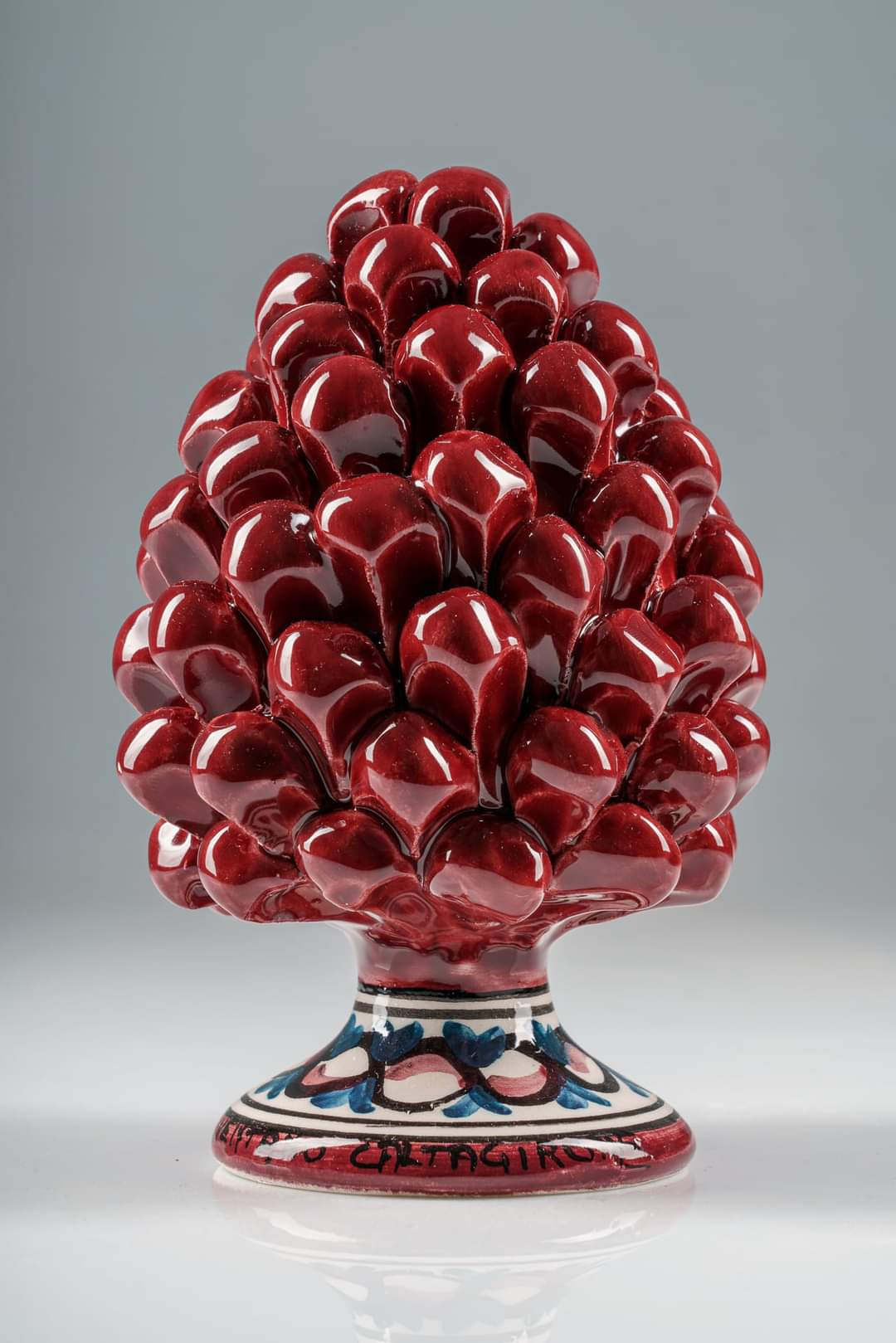 bomboniera tipica siciliana Pigna in ceramica di Caltagirone