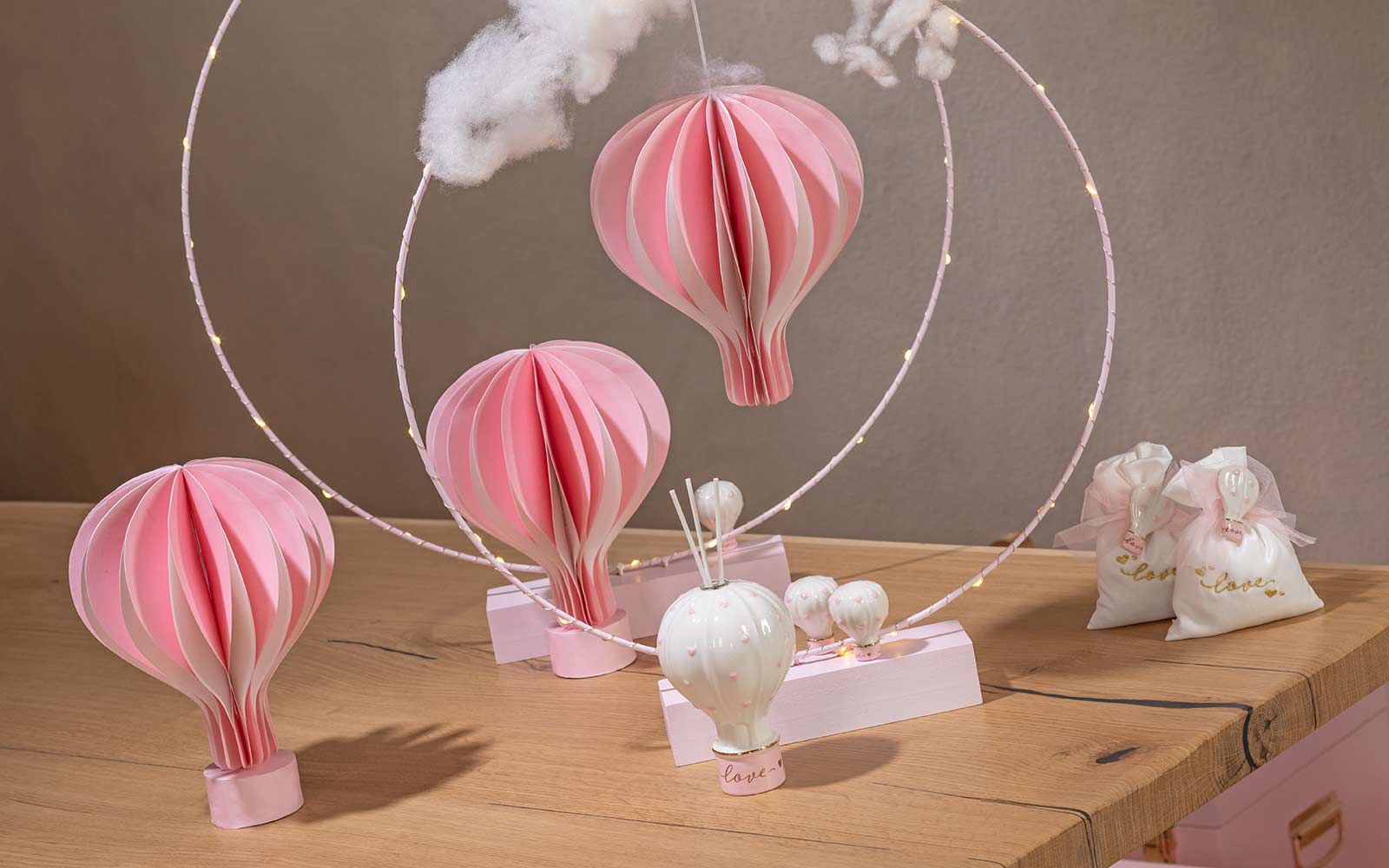 Addobbo Tema mongolfiera set 3 mongolfiere rosa con base in legno