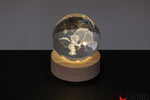 bomboniera palla piccola in vetro piccolo principe inciso 3d e base in legno con luce led