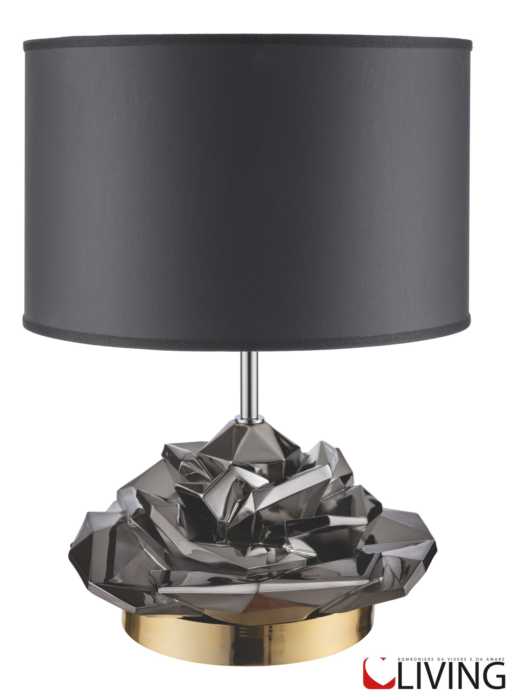 lampada con rosa canna di fucile e paralume nero