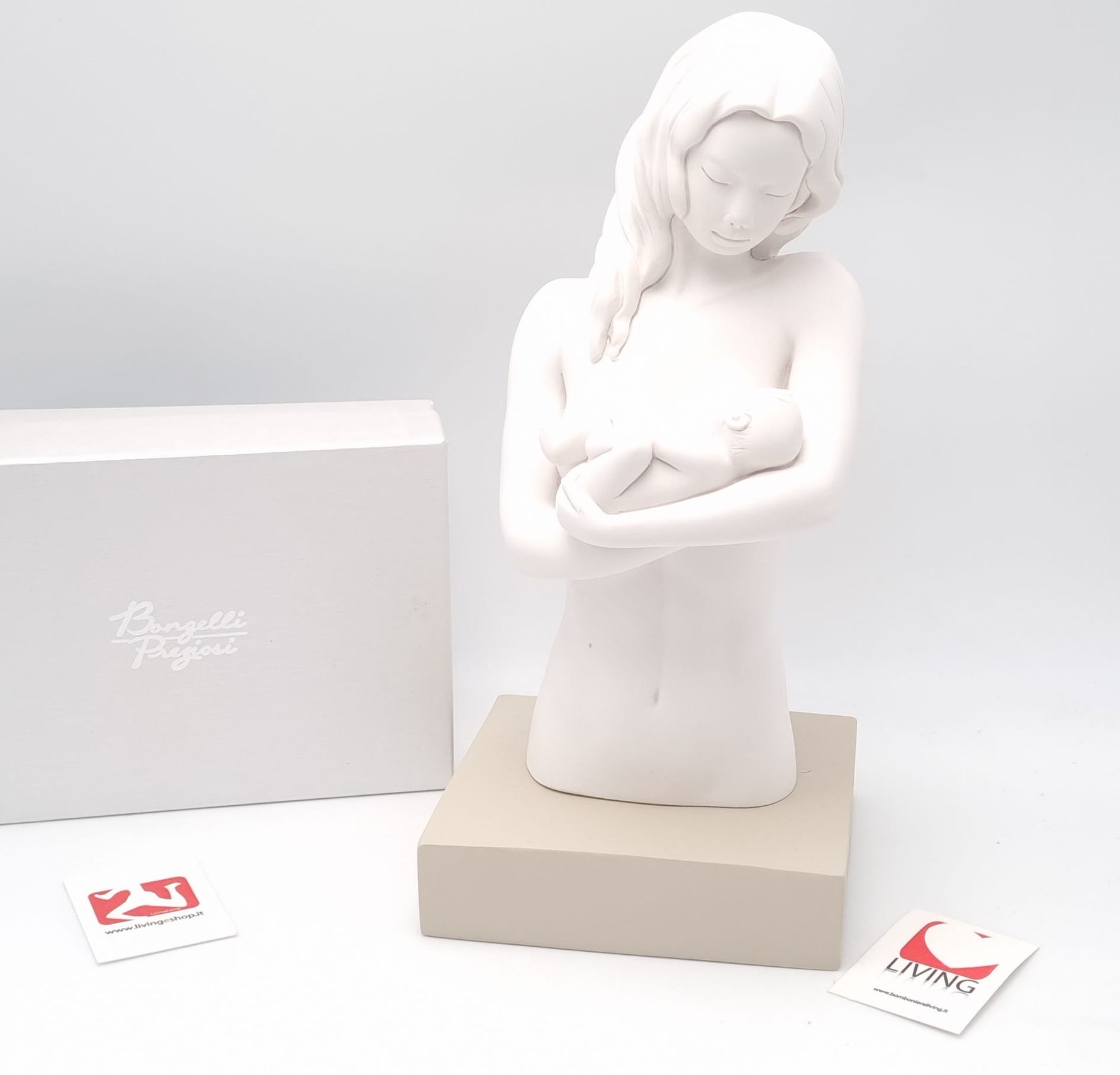 Statua Maternità in polvere di marmo bianca