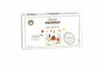 Mandorla tostata ricoperta da cioccolato bianco ai gusti assortiti di frutta (amarena