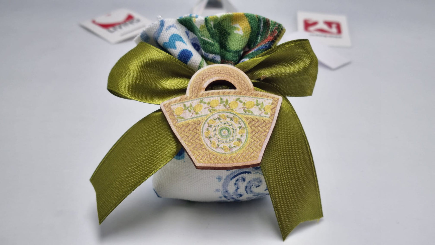 Sacchettino piccolo con tessuto stampa olive