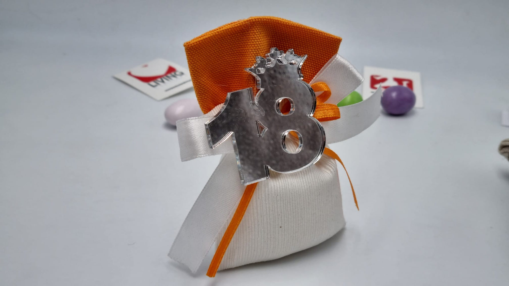 Sacchetto 18 anni cannetè bianco e fascia arancio