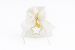 bomboniera ciondolo stella bianco e oro con charm