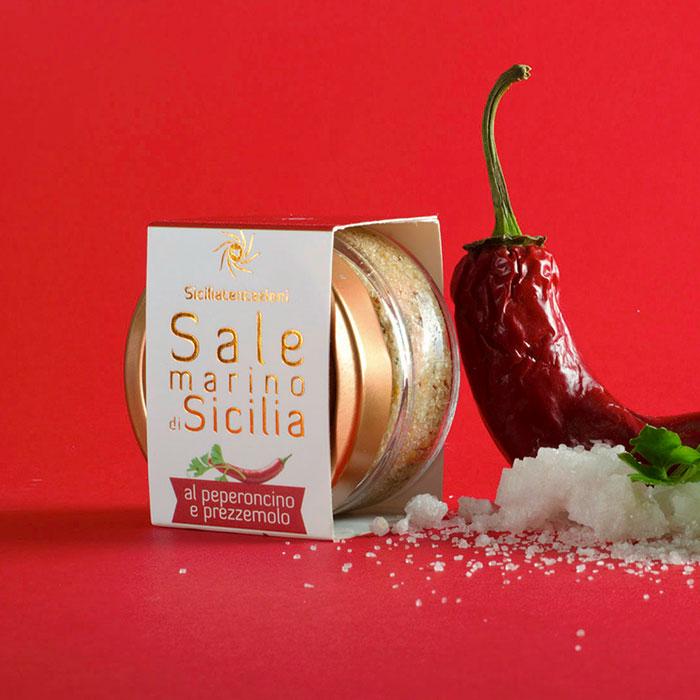 bomboniera gastronomica  sale marino di Sicilia aromatizzato al peperoncino e prezzemolo 110 gr.