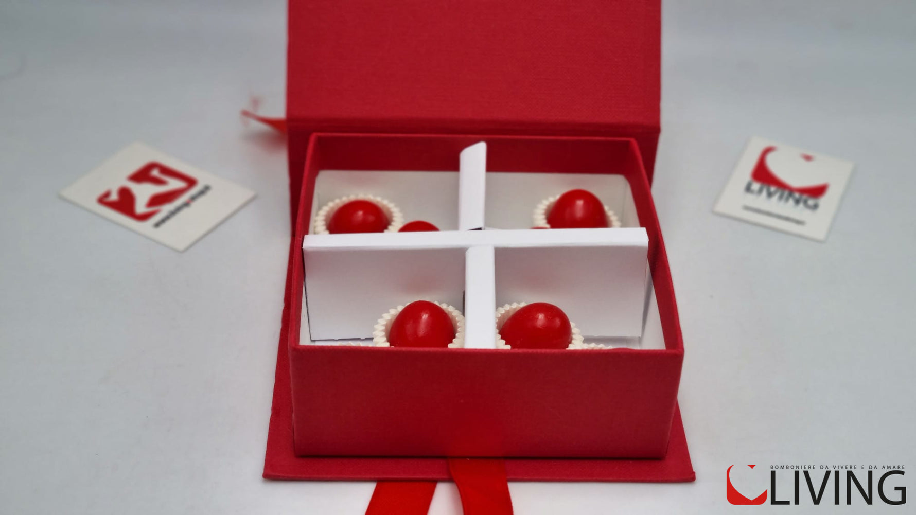 scatola portaconfetti rossa per laurea personalizzabile