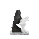 bomboniera scultura bacio stilizzata bianca e nera base argento
