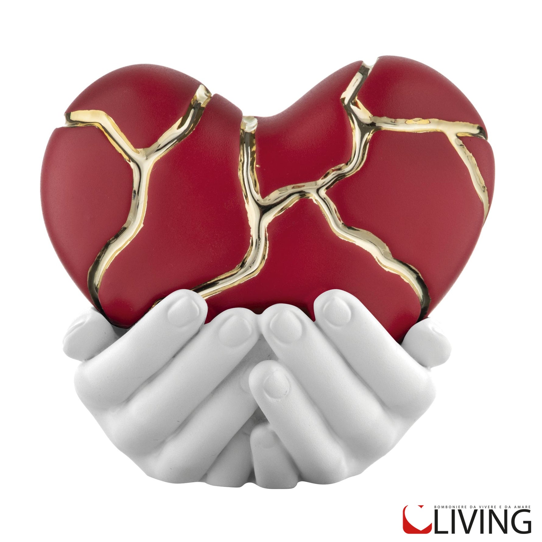 scultura mani con cuore effetto kintsugi rosso e venature oro
