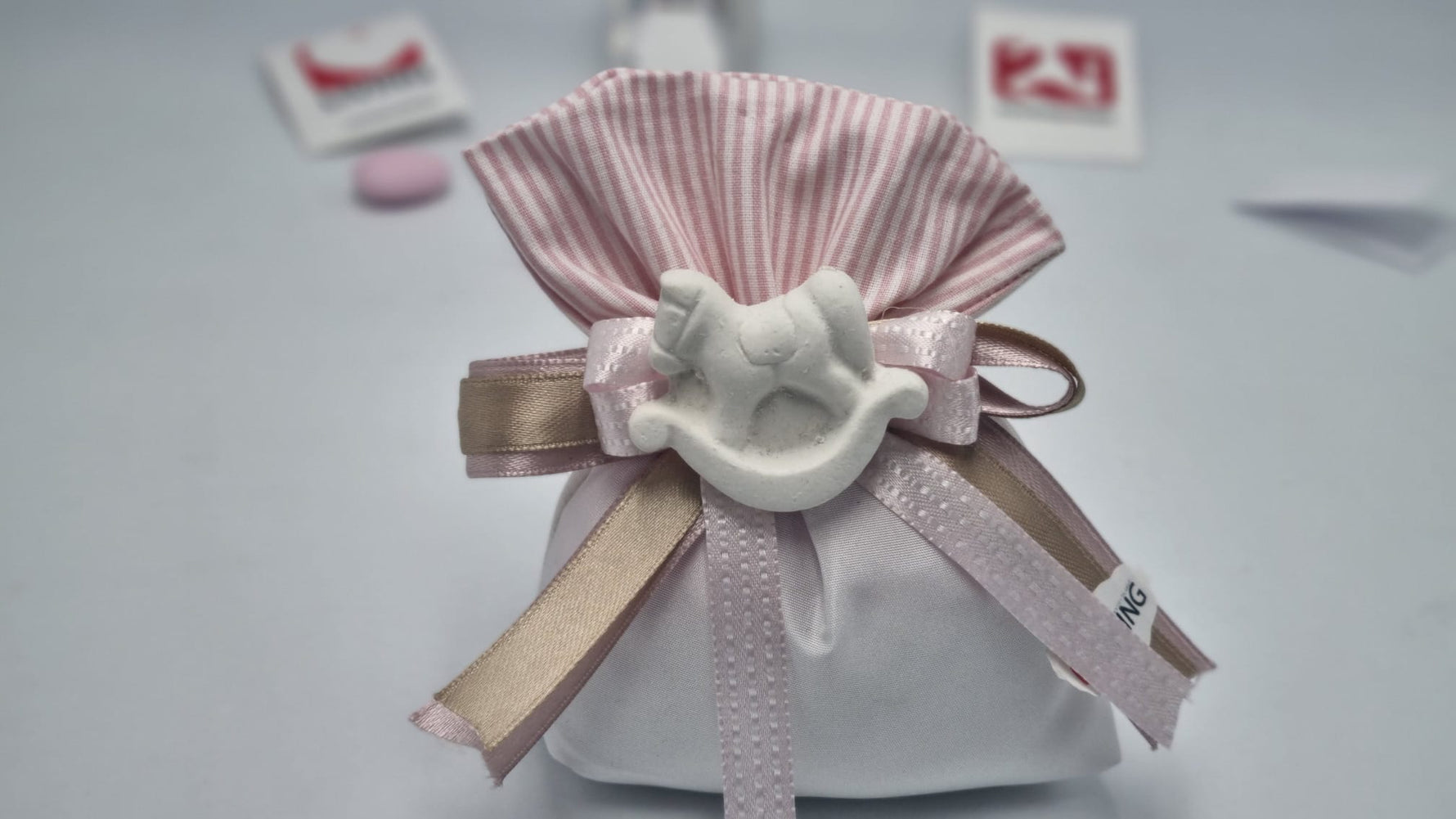 Sacchetto nascita e battesimo taffetà e righe rosa