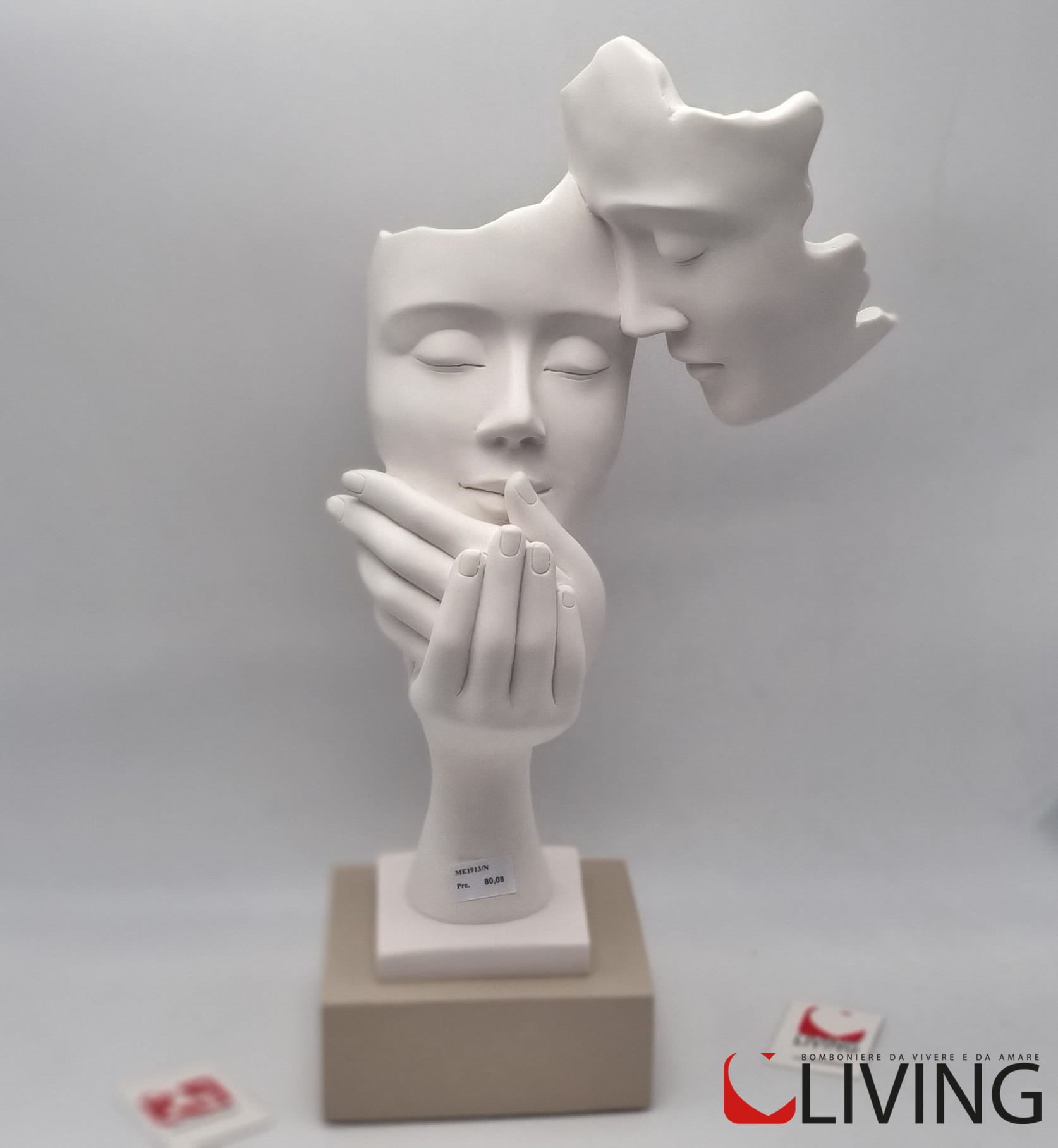 Statua coppia stilizzata in polvere di marmo
