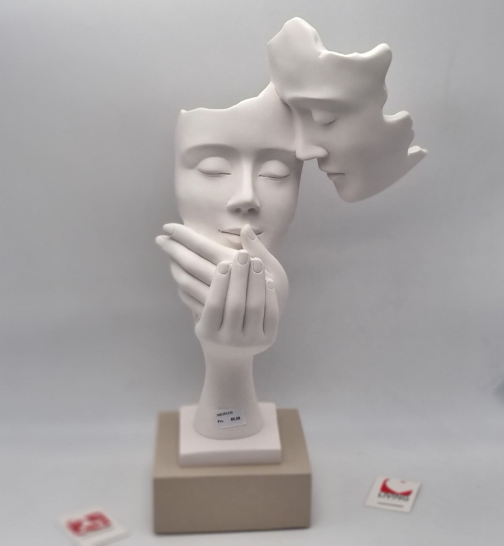 Statua coppia stilizzata in polvere di marmo