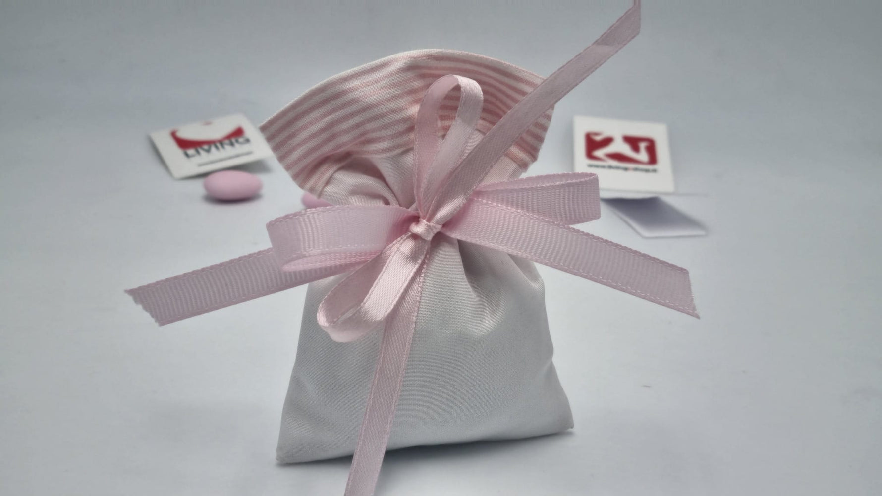 Sacchetto nascita e battesimo taffetà e righe rosa