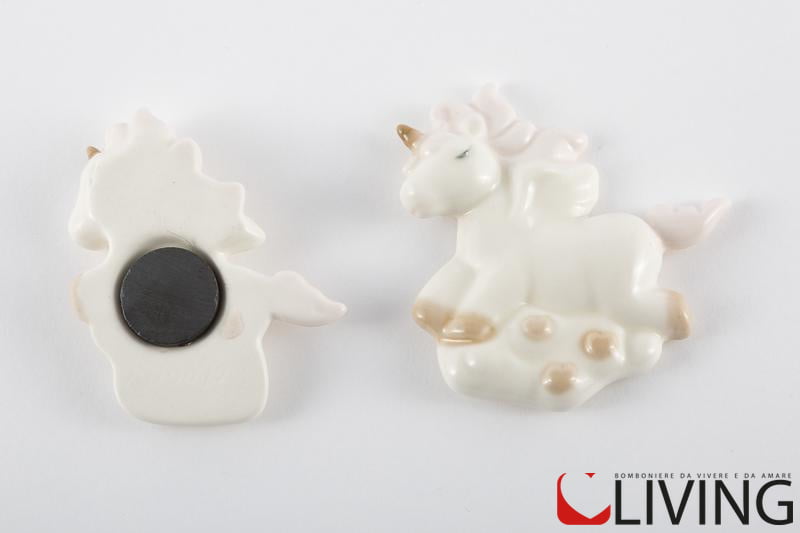 Bomboniera unicorno in porcellana rosa con magnete