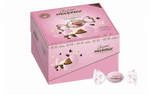 Mandorla tostata ricoperta da cioccolato fondente e bianco e da un sottile strato di zucchero.